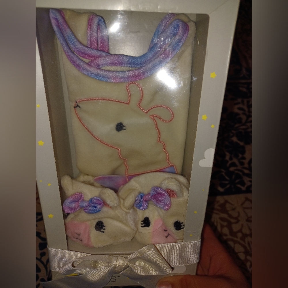 Bib and slippers gift set